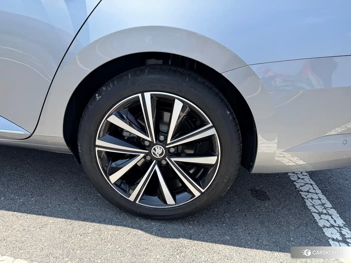 Skoda Superb id 4654504 из Китая 13