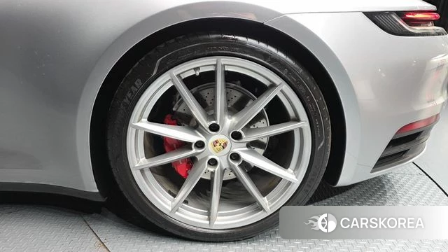 Porsche 911(992) id 4317619 из Кореи 13