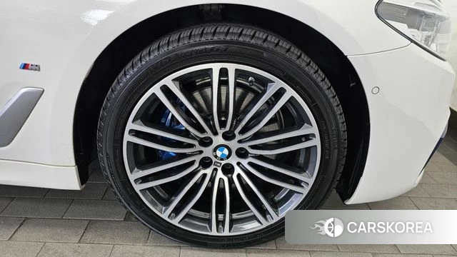 BMW 5 Series (G30) id 4446072 из Кореи 13