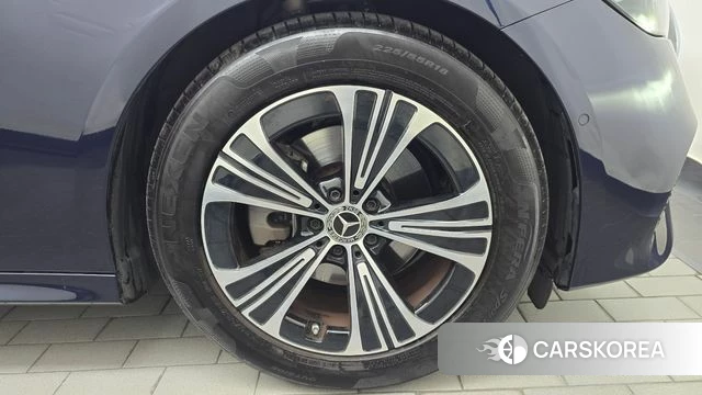 Mercedes-Benz E-Class W214 id 4783116 из Кореи 13