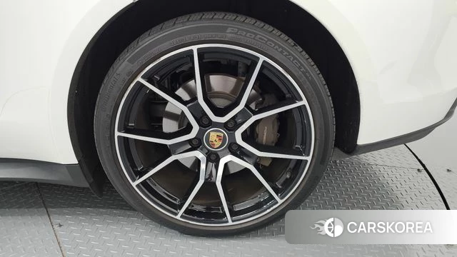 Porsche Taycan id 4422139 из Кореи 13