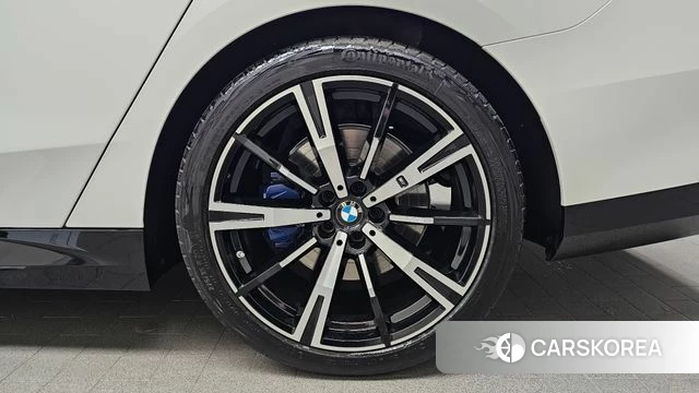 BMW 5 Series (G60) id 4623338 из Кореи 13