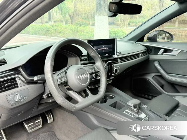 Audi A4L id 4260437 из Китая 13