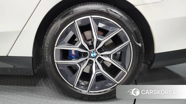 BMW 5 Series (G60) id 4935127 из Кореи 13