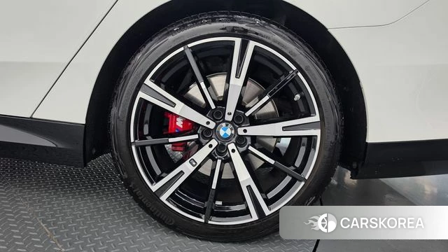 BMW 5 Series (G60) id 4853708 из Кореи 13