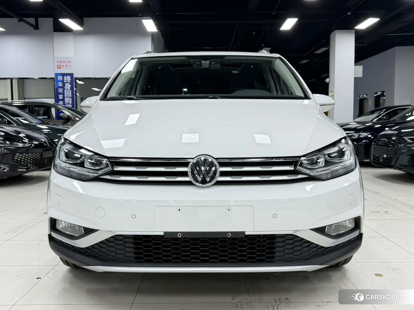Volkswagen Touran L id 4420988 из Китая 13