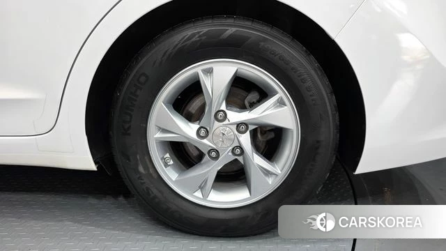 Hyundai Avante AD id 4536837 из Кореи 13