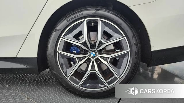 BMW 5 Series (G60) id 4560042 из Кореи 13