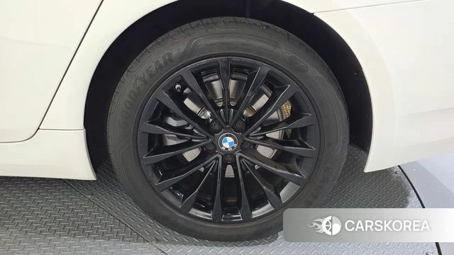 BMW 5 Series (G30) id 4675692 из Кореи 13