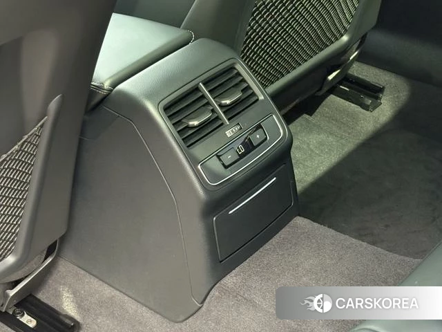 Audi A4L id 4261739 из Китая 13