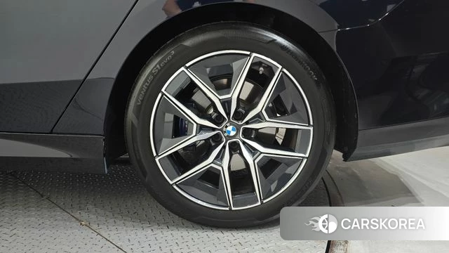 BMW 5 Series (G60) id 4630421 из Кореи 13