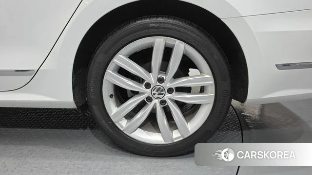 Volkswagen The New Passat id 4849966 из Кореи 13
