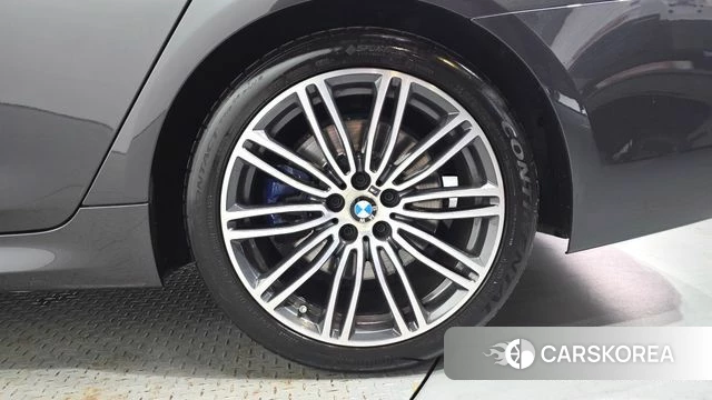 BMW 5 Series (G30) id 4667428 из Кореи 13