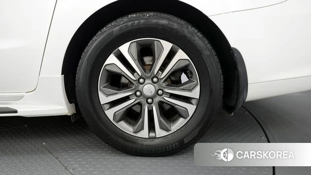 Kia The New Carnival id 4345437 из Кореи 13