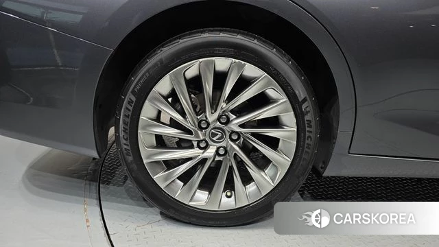 Lexus ES300h 7th generation id 4792817 из Кореи 13