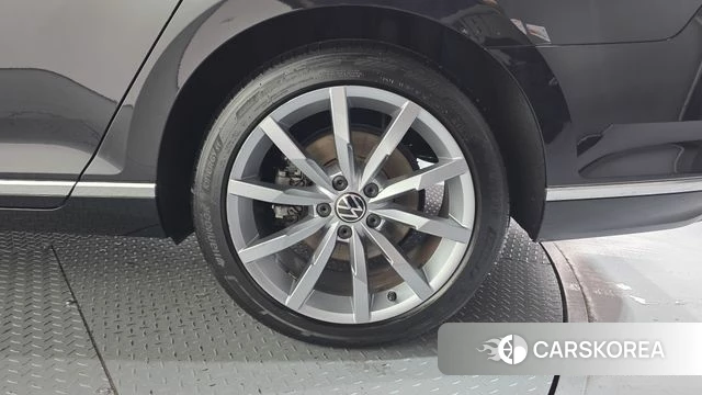 Volkswagen Passat GT (B8) id 4309495 из Кореи 13