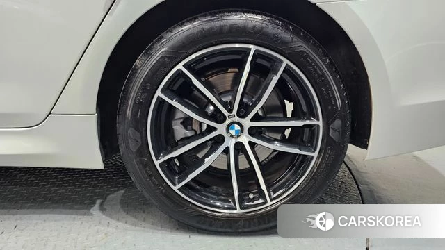 BMW 5 Series (G30) id 4937382 из Кореи 13