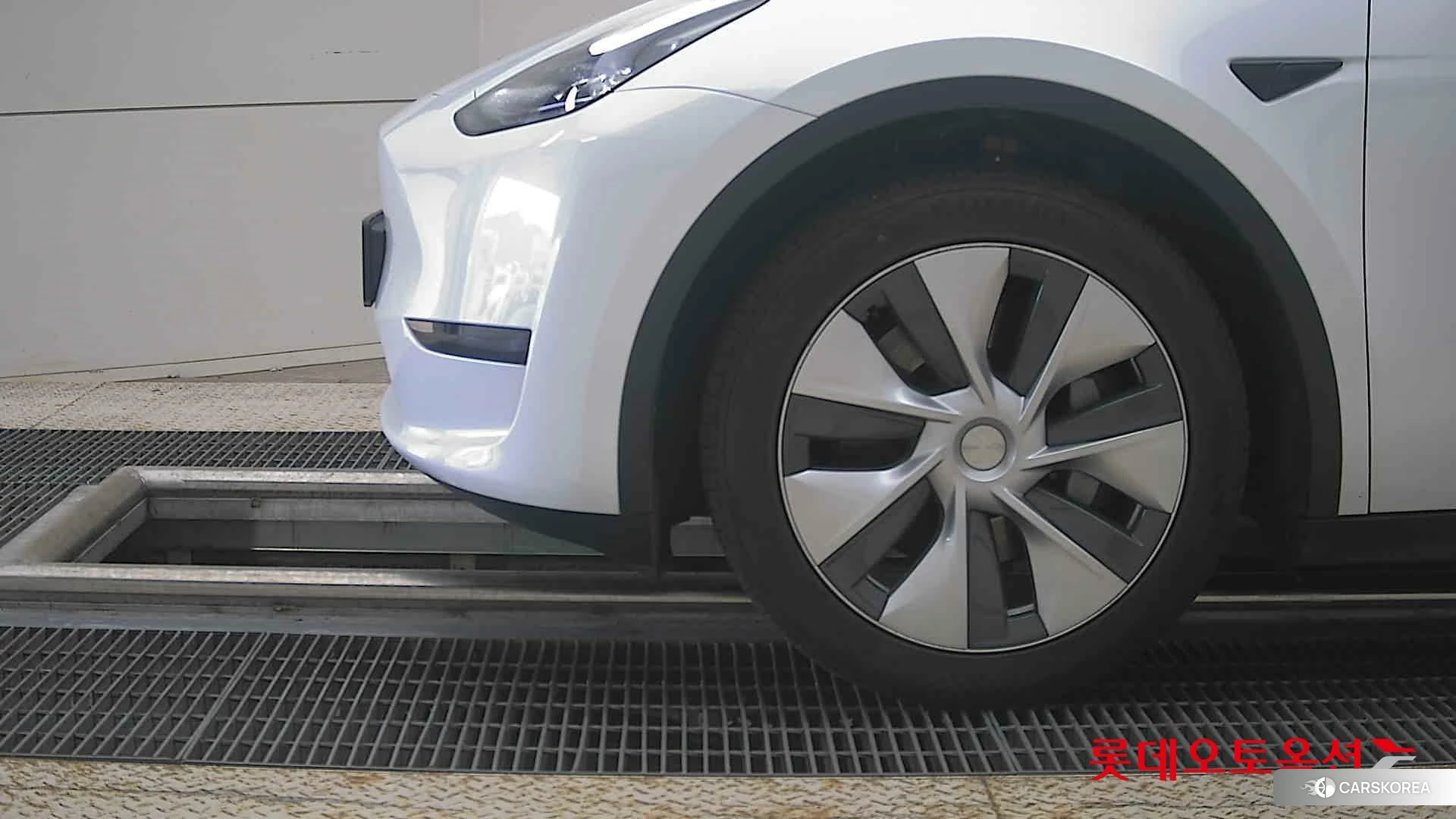 Tesla Model Y RWD id 4902616 из Кореи 13