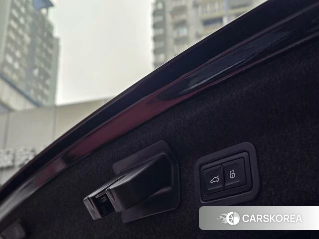 Audi A6L id 4259494 из Китая 13