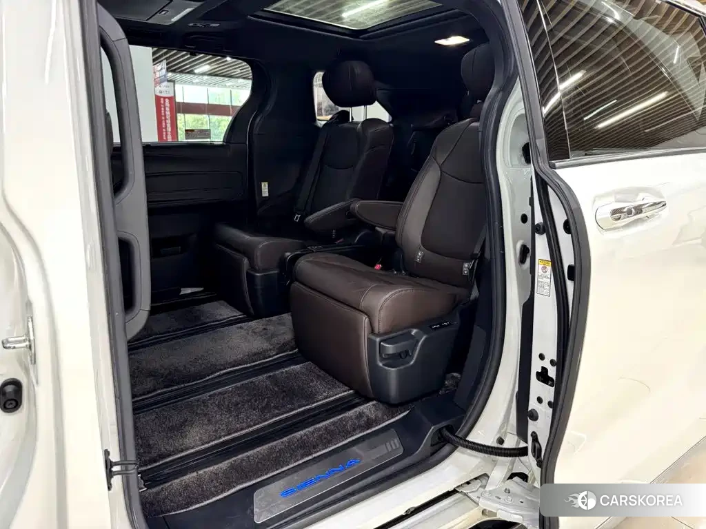Toyota Sienna id 4583797 из Китая 13