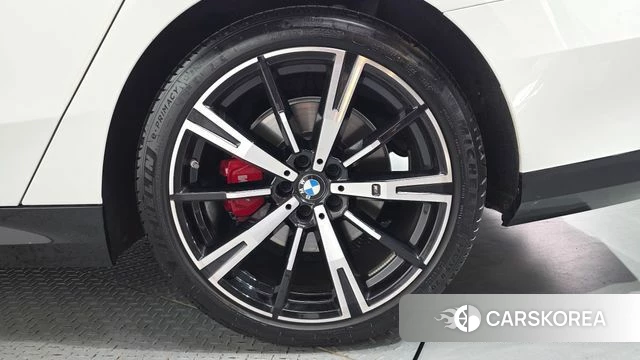 BMW 5 Series (G60) id 4686657 из Кореи 13