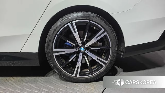 BMW 5 Series (G60) id 4617544 из Кореи 13