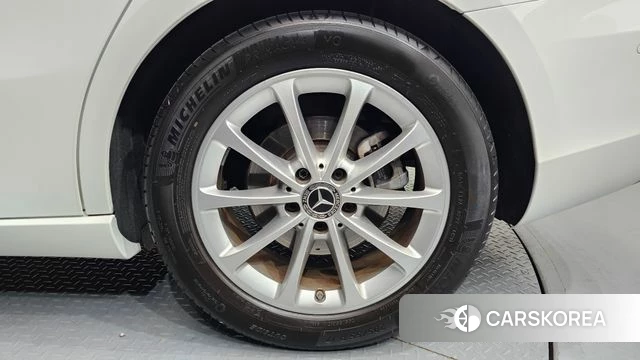 Mercedes-Benz A-Class W177 id 4519788 из Кореи 13