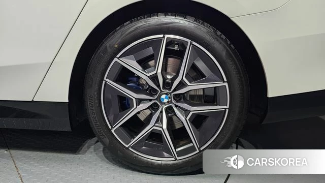 BMW 5 Series (G60) id 4548637 из Кореи 13