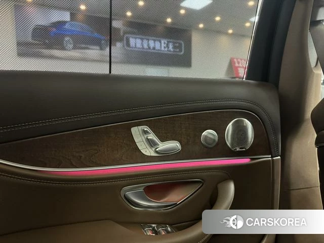 Mercedes-Benz E-class id 4334879 из Китая 13