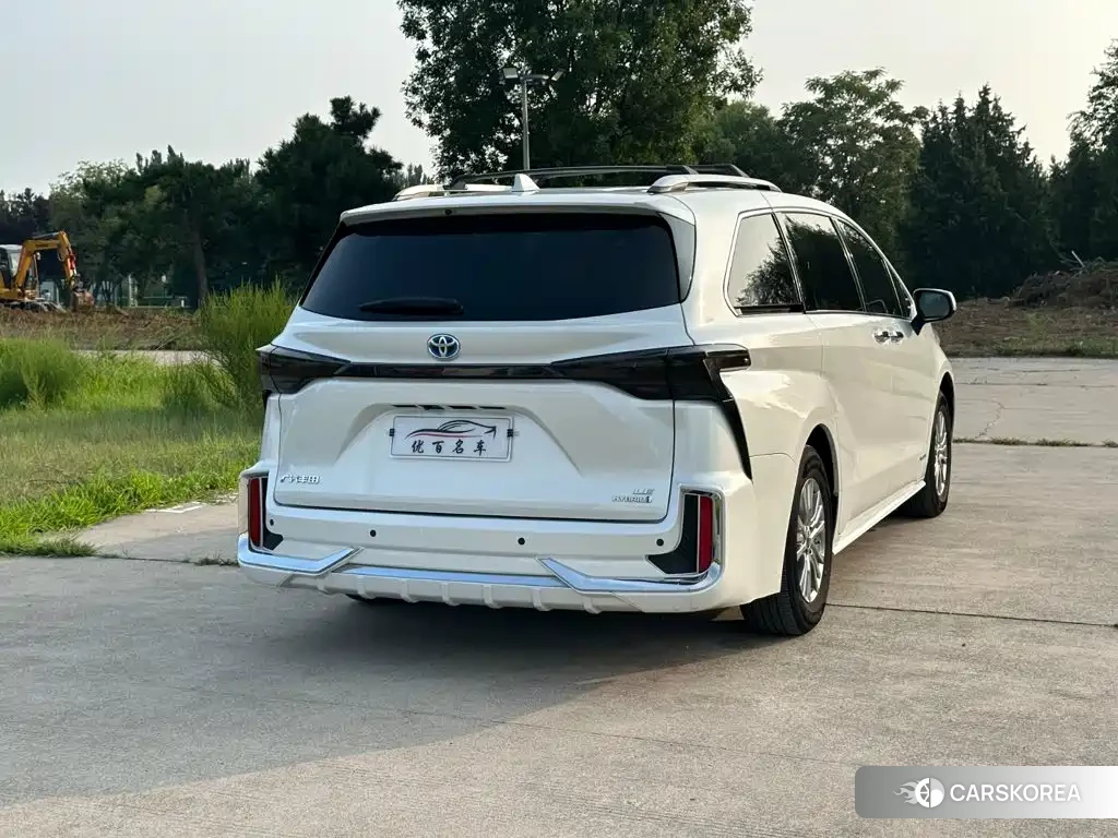 Toyota Sienna id 4629491 из Китая 13