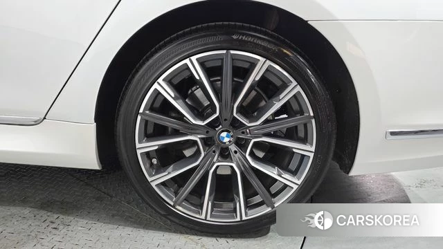 BMW 7 Series (G11) id 4283306 из Кореи 13