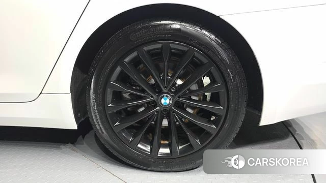 BMW 5 Series (G30) id 4610207 из Кореи 13