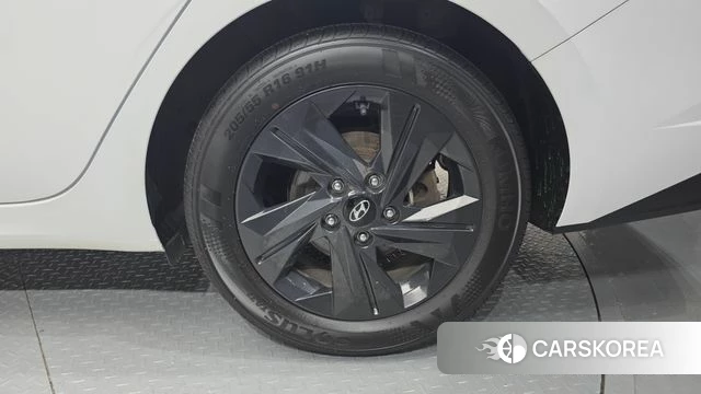 Hyundai Avante Hybrid (CN7) id 4630894 из Кореи 13