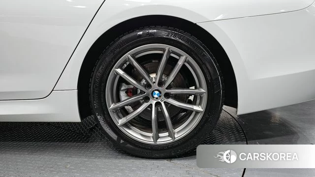 BMW 5 Series (G30) id 4317825 из Кореи 13