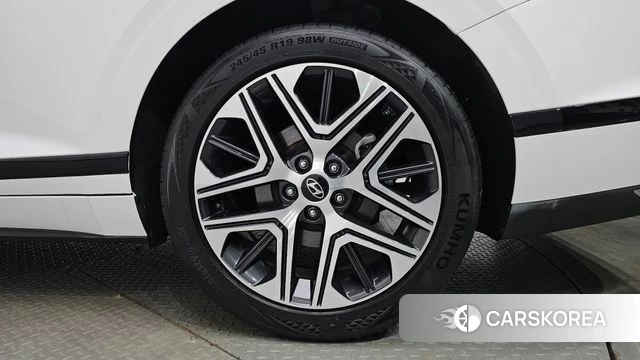 Hyundai Grandeur (GN7) id 4847808 из Кореи 13