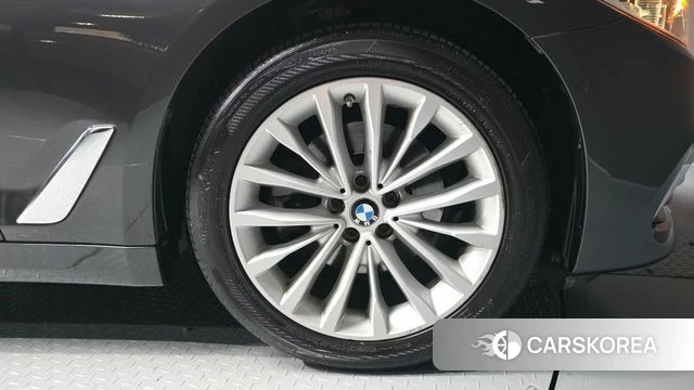 BMW 5 Series (G30) id 4856088 из Кореи 13