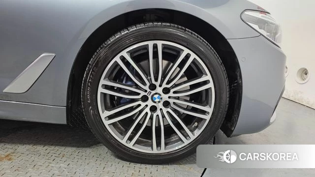 BMW 5 Series (G30) id 4496817 из Кореи 13