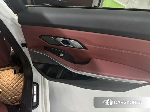 BMW 3 series id 4341759 из Китая 13
