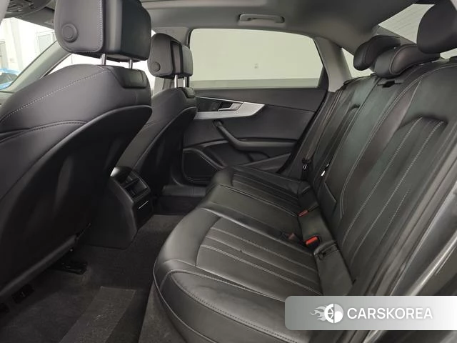 Audi A4L id 4236090 из Китая 13