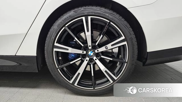 BMW 5 Series (G60) id 4432328 из Кореи 13
