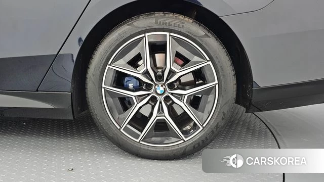 BMW 5 Series (G60) id 4630232 из Кореи 13
