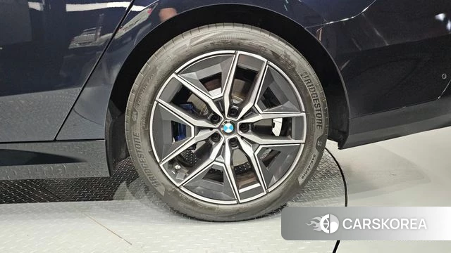 BMW 5 Series (G60) id 4664714 из Кореи 13