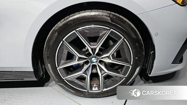 BMW 5 Series (G60) id 4329382 из Кореи 13