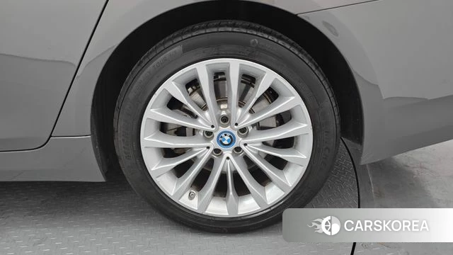 BMW 5 Series (G30) id 4202099 из Кореи 13