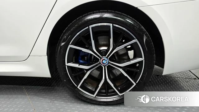 BMW 5 Series (G30) id 4292488 из Кореи 13