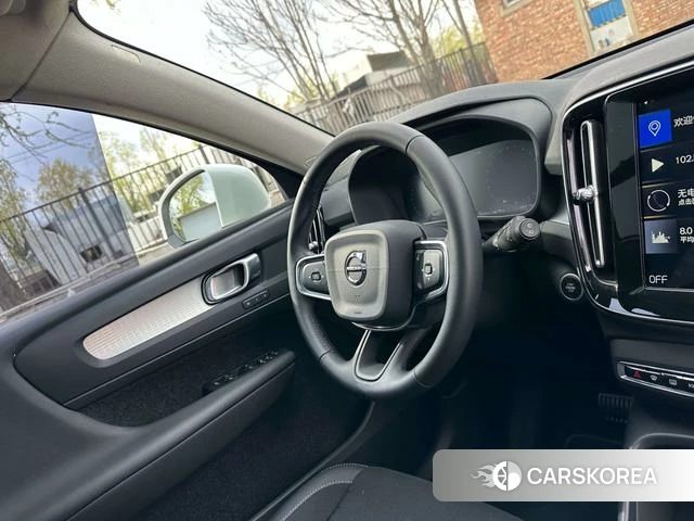 Volvo XC40 id 4208572 из Китая 13