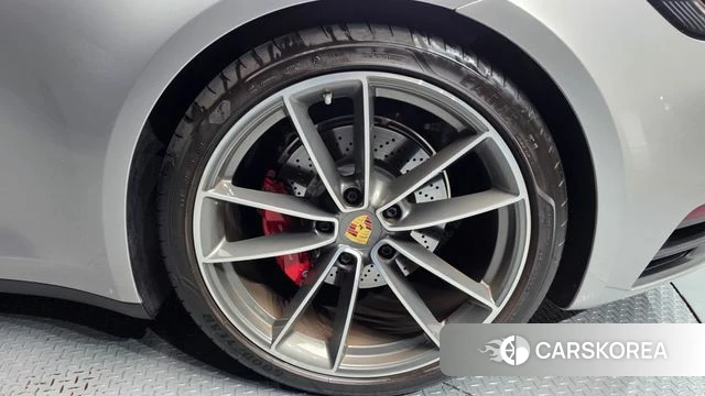 Porsche 911(992) id 4700880 из Кореи 13