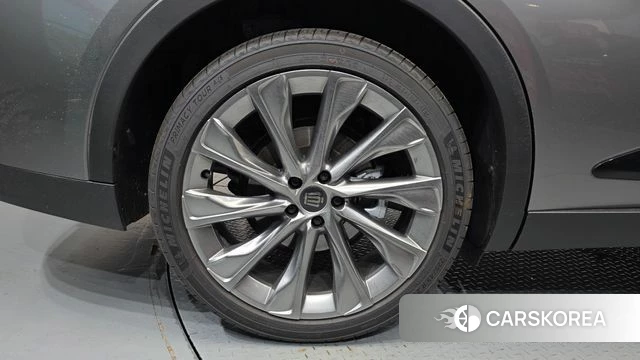 Toyota Crown Crossover id 4185450 из Кореи 13