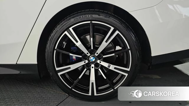 BMW 5 Series (G60) id 4554537 из Кореи 13