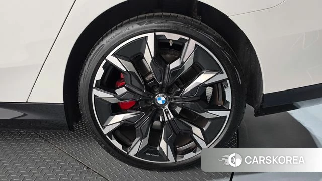 BMW 5 Series (G60) id 4691226 из Кореи 13